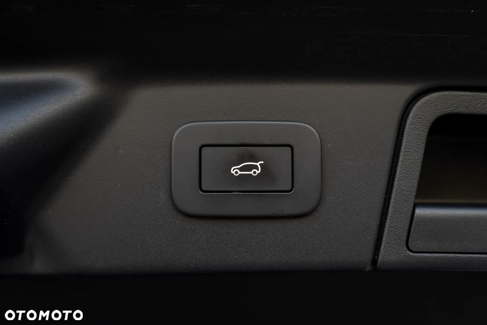 Land Rover Range Rover Velar 2.0 P250 R-Dynamic SE - 29