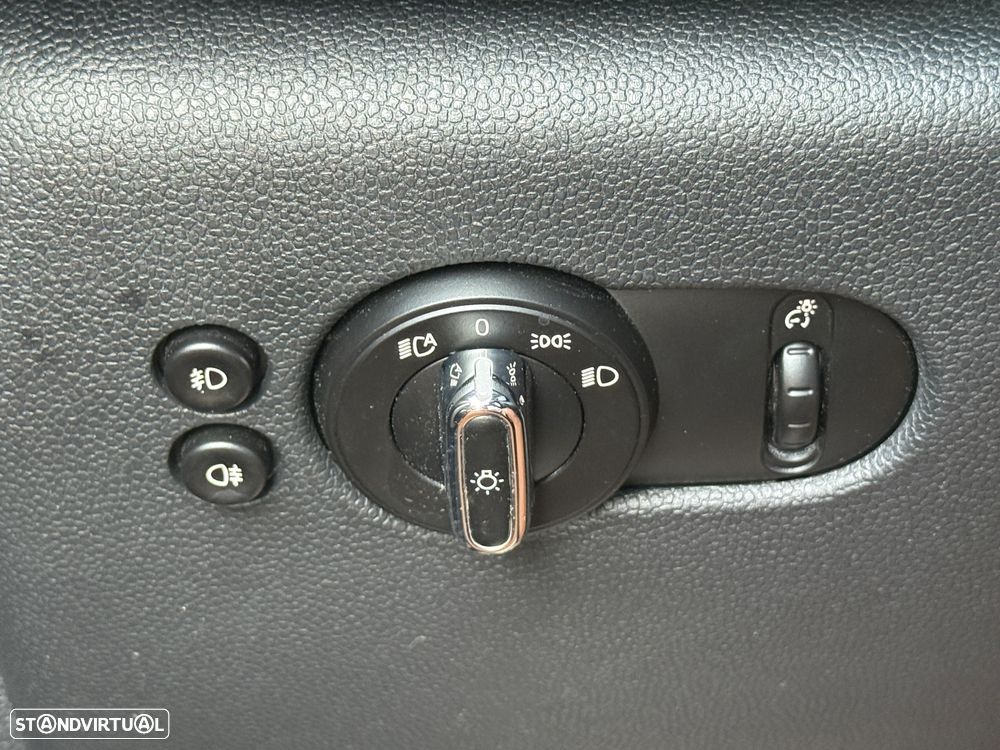 MINI 3 Portas Cooper D - 31
