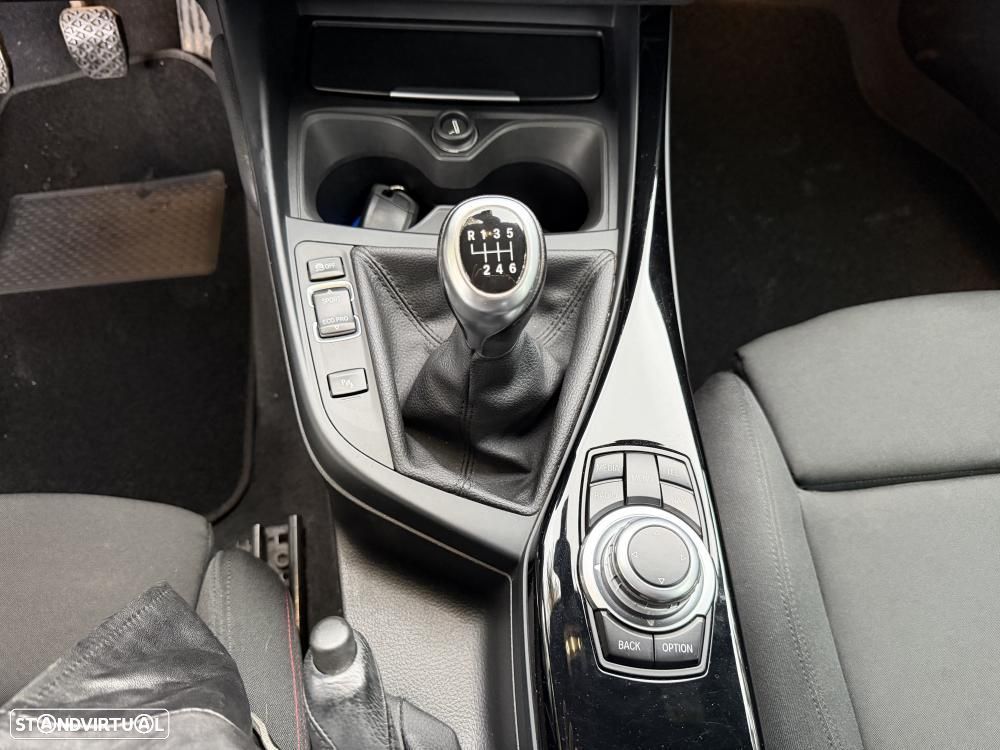 BMW 218 d Coupe Line Sport - 24