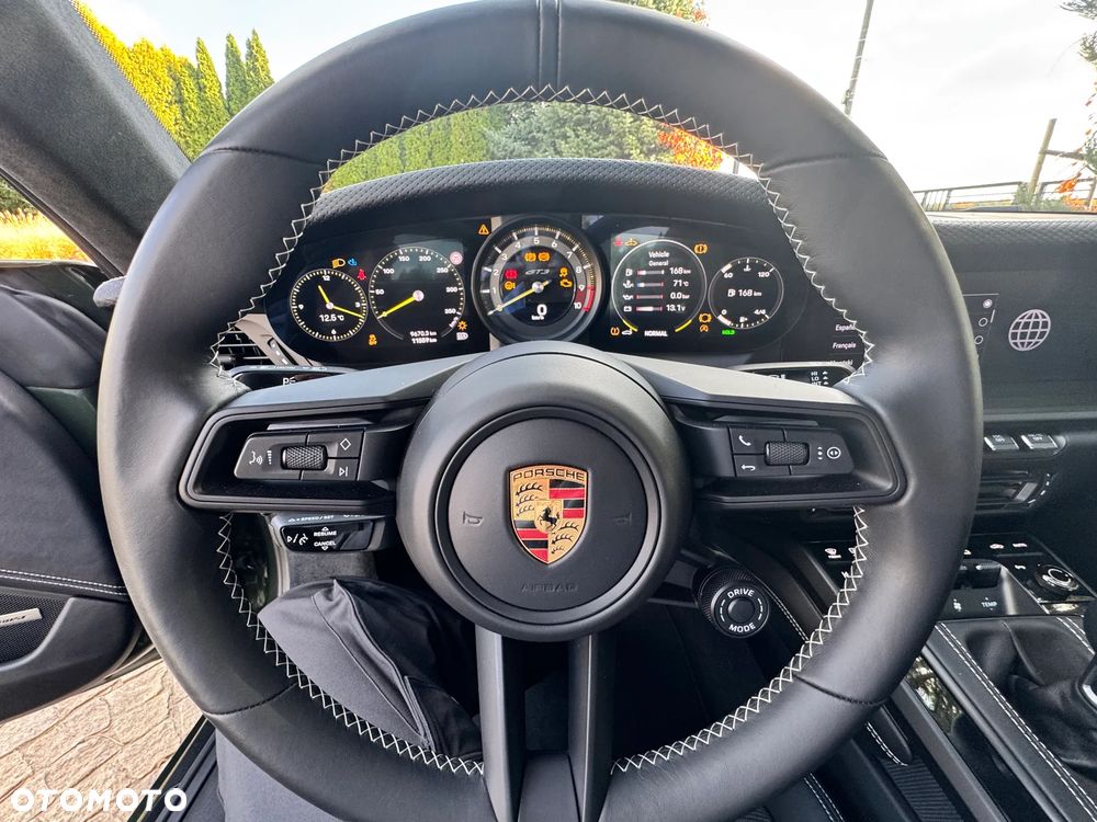Porsche 911 GT3 Touring - 13