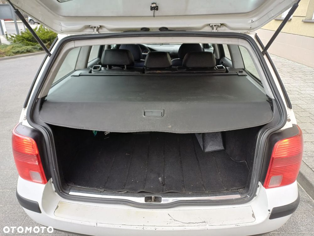 Volkswagen Passat - 11