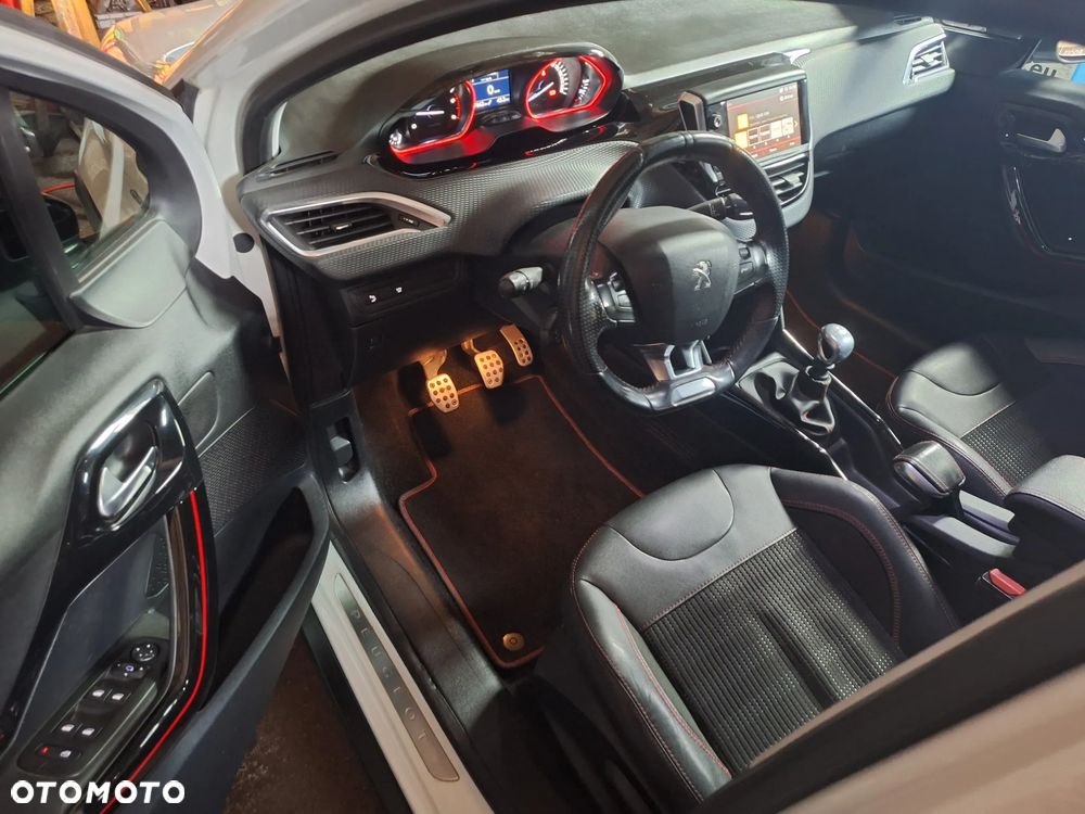 Peugeot 2008 BlueHDi FAP 120 STOP & START GT-Line Edition - 15