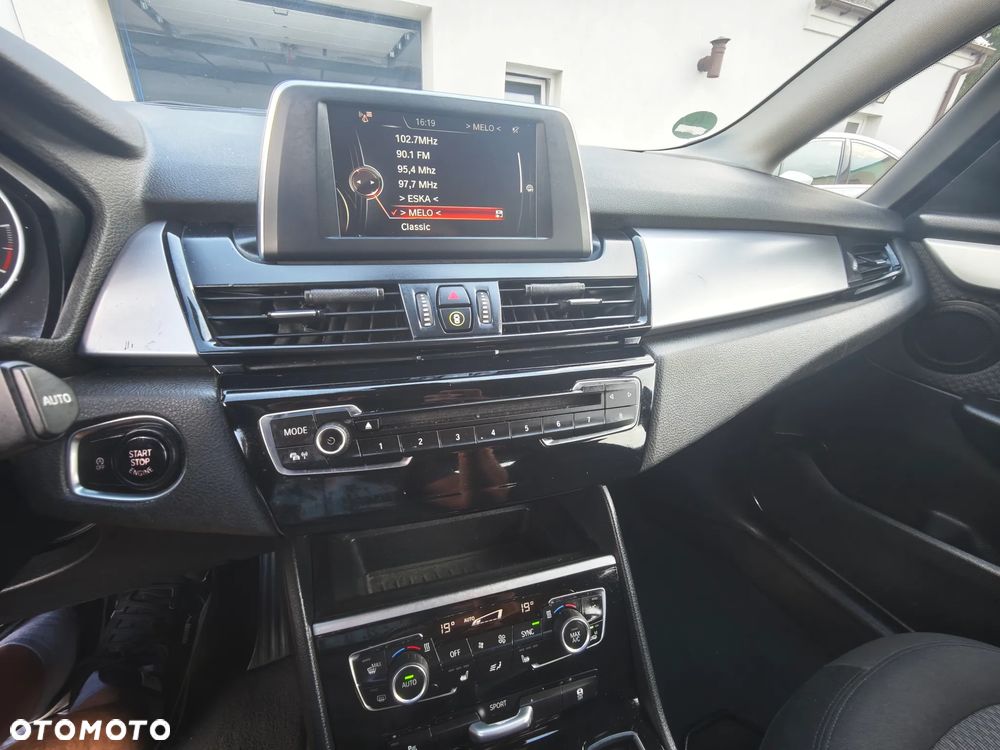 BMW Seria 2 216d Advantage - 24