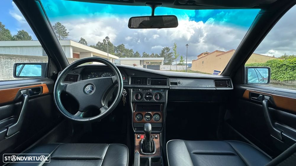 Mercedes-Benz 190 - 19