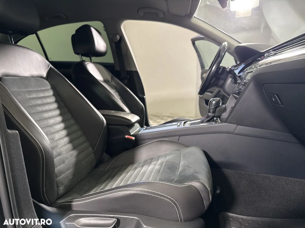 Volkswagen Passat - 12