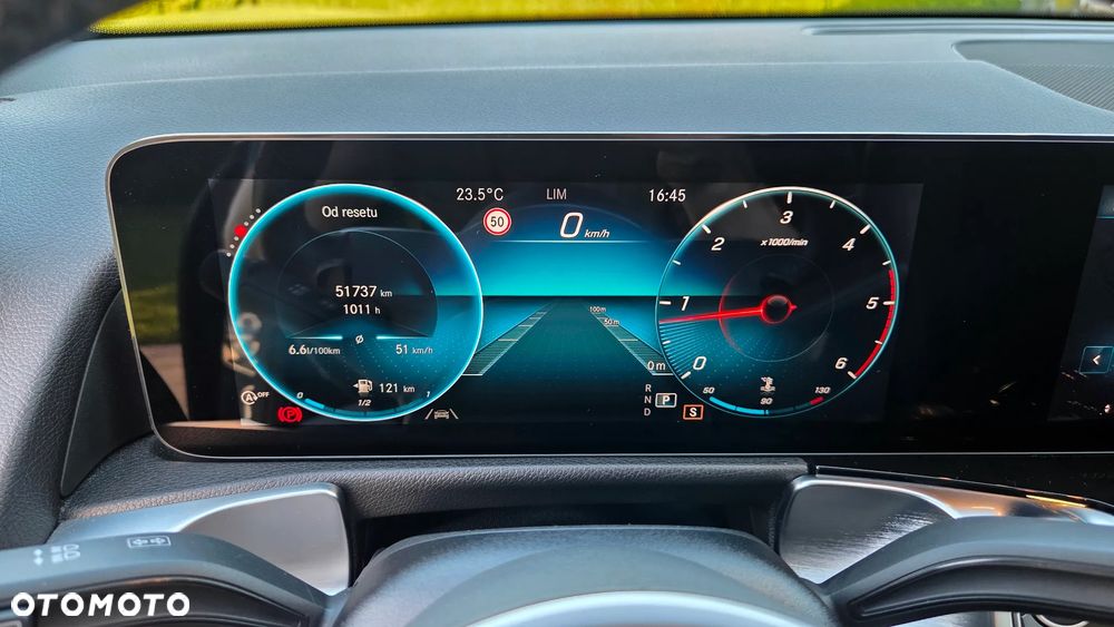 Mercedes-Benz GLB - 23