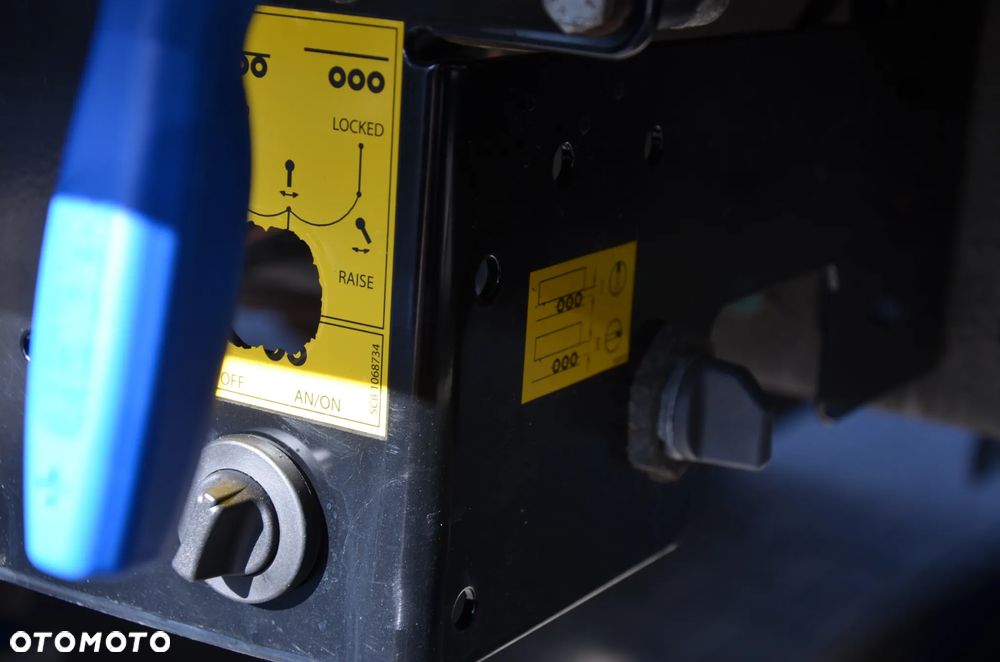 Schmitz Cargobull VARIOS / 2 POZIOMY JAZDY / OŚ PODNOSZONA / DACH POD. / CODE XL / OCYNK / 7056 - 12