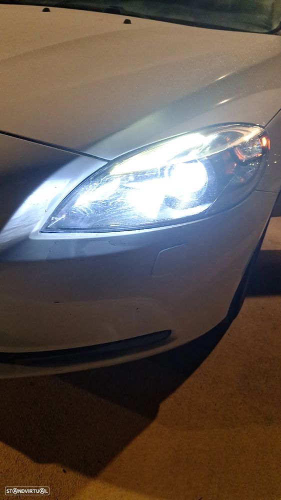 Volvo V40 D2 Momentum - 5