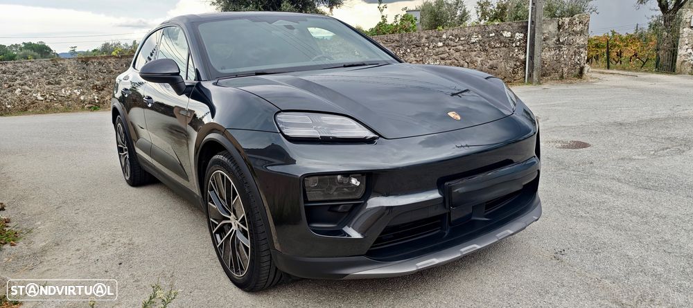 Porsche Macan Electric 4 - 23