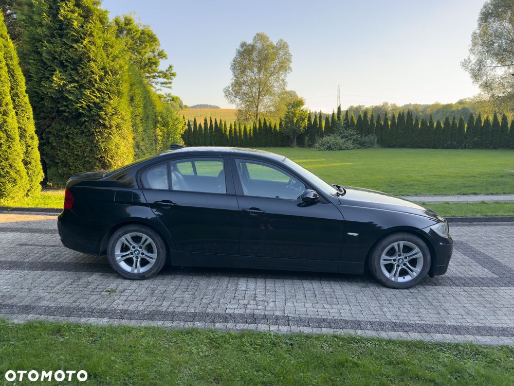 BMW Seria 3 318i Edition Exclusive - 1