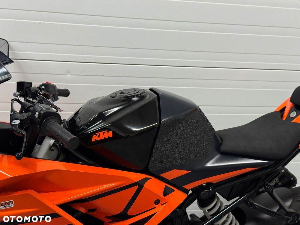 KTM RC 125 - 26