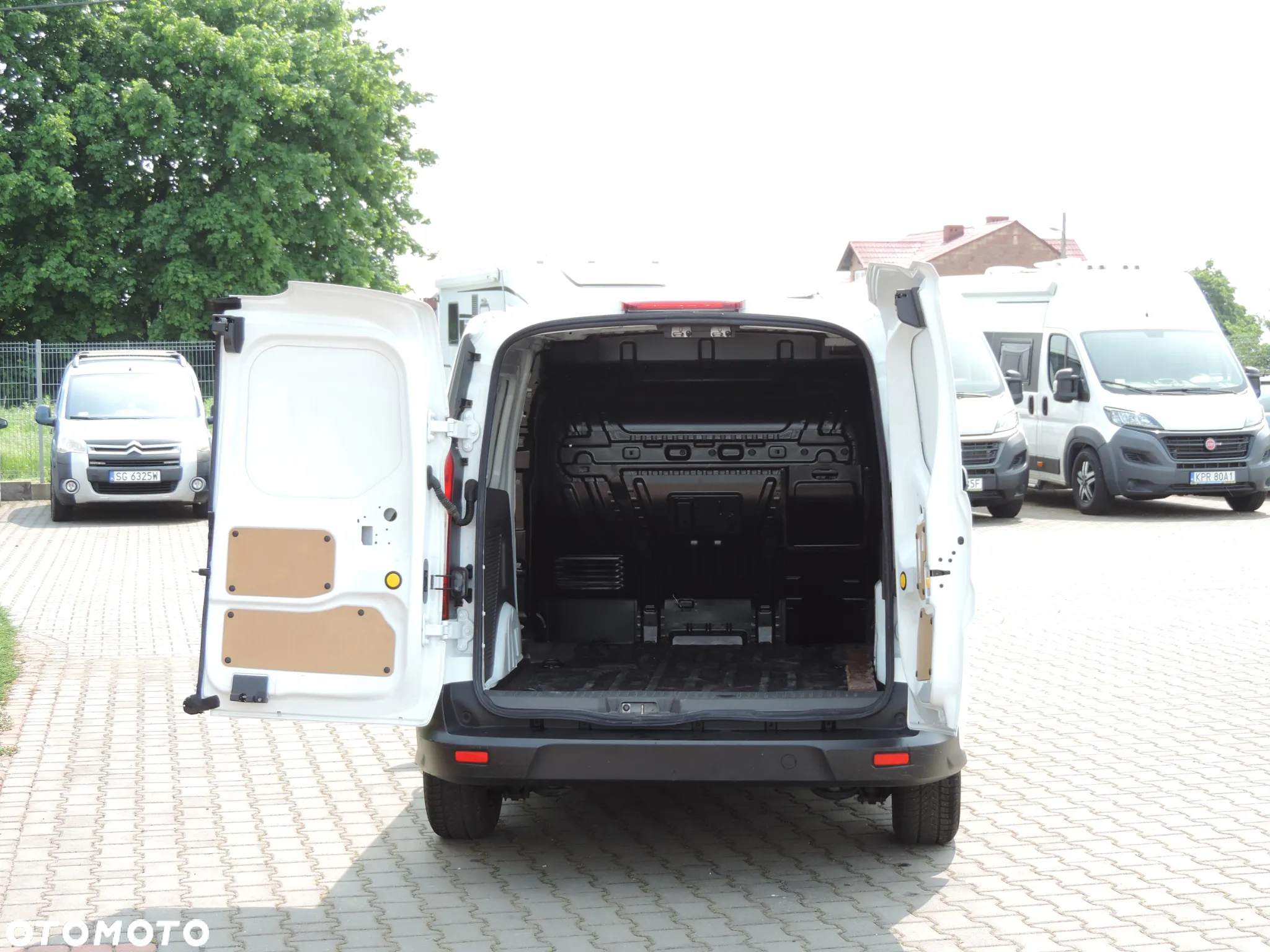 Ford Transit Connect - 9