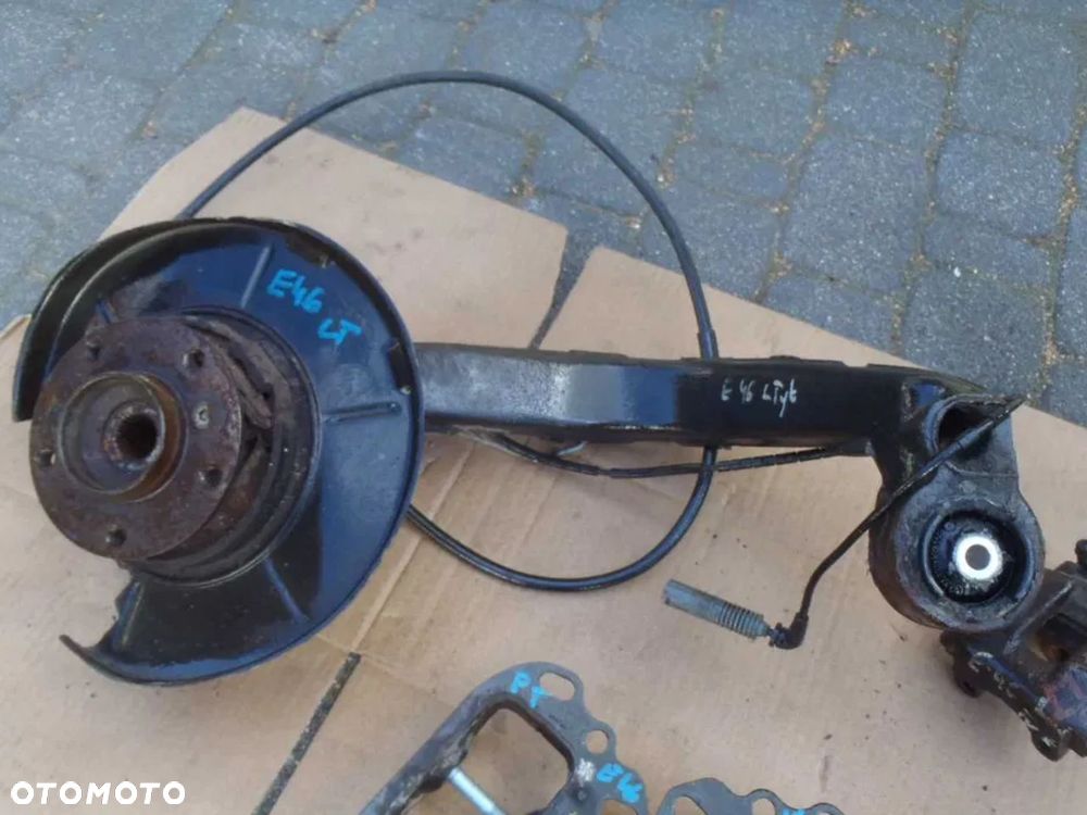 wahacz piasta zwrotnica osłona błotna czujnik tył bmw e46 jak nowe - 5