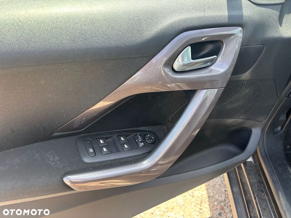 Peugeot 2008 PureTech 82 Active - 14