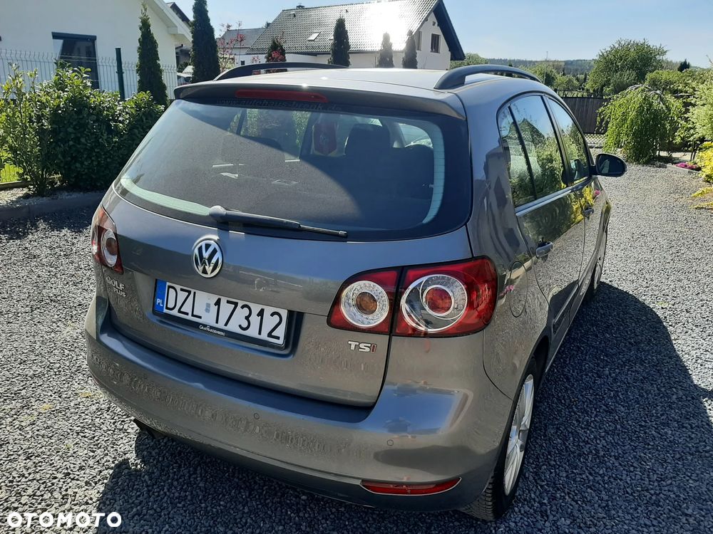 Volkswagen Golf - 6