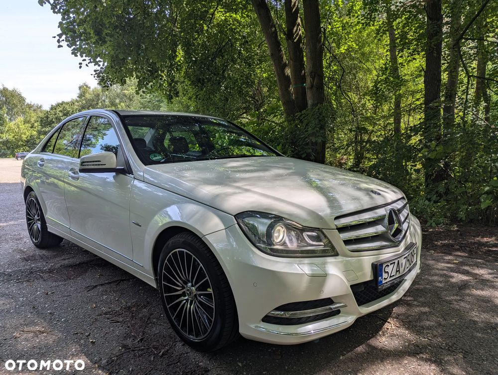 Mercedes-Benz Klasa C 200 CGI BlueEff Avantgarde - 11
