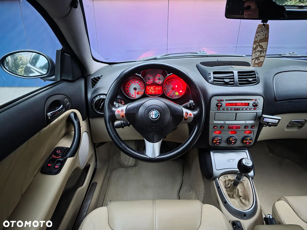 Alfa Romeo GT - 7