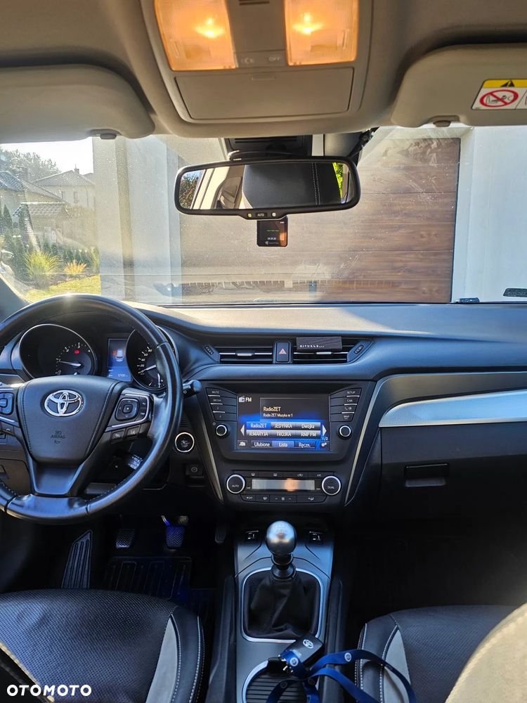 Toyota Avensis - 6