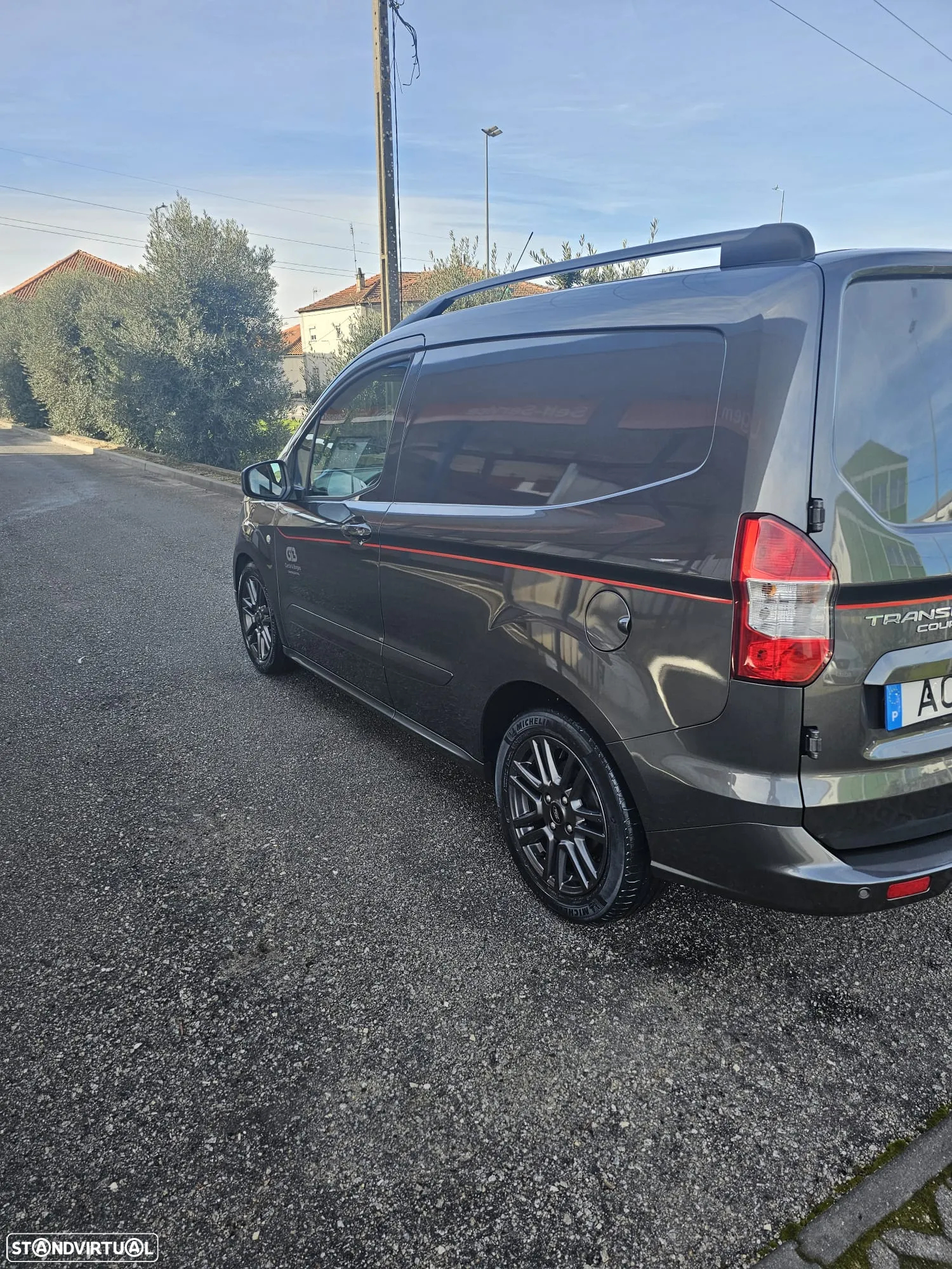 Ford Courier - 2