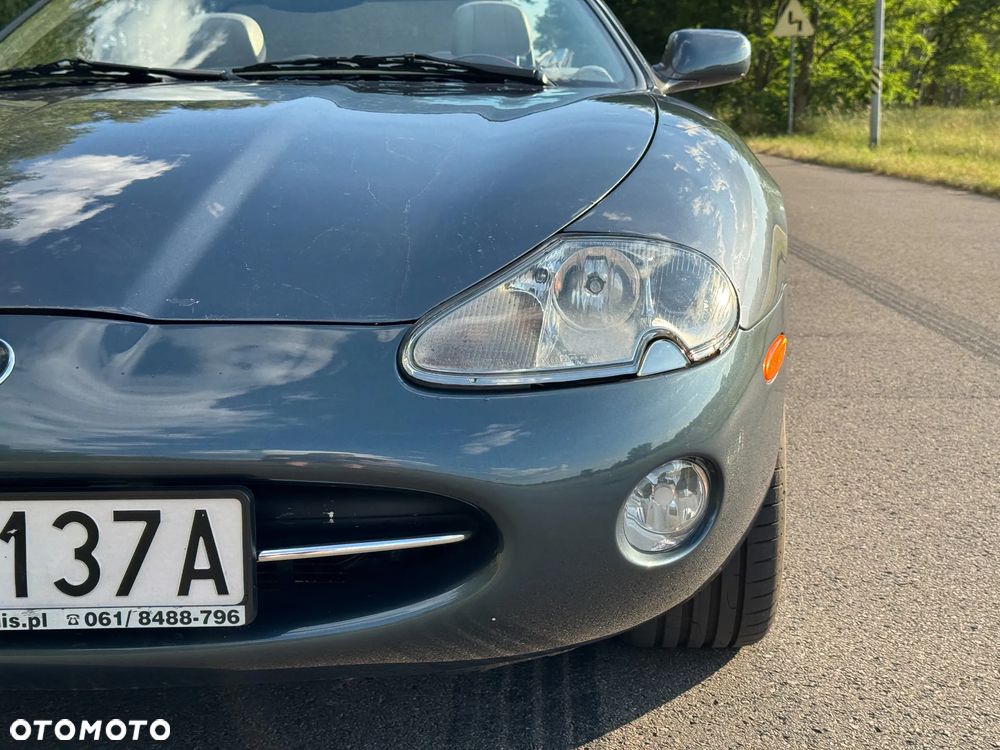 Jaguar XK8 - 12