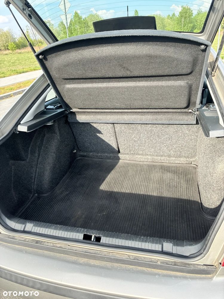 Skoda Octavia 1.6 Tour - 10