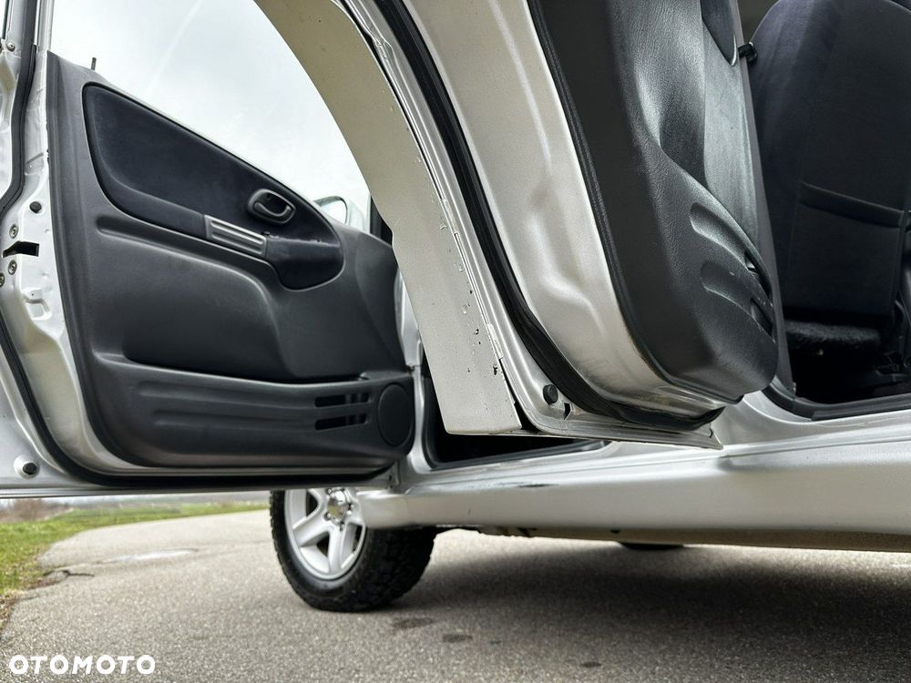 Suzuki Grand Vitara 2.0 TD Comfort Limited - 24