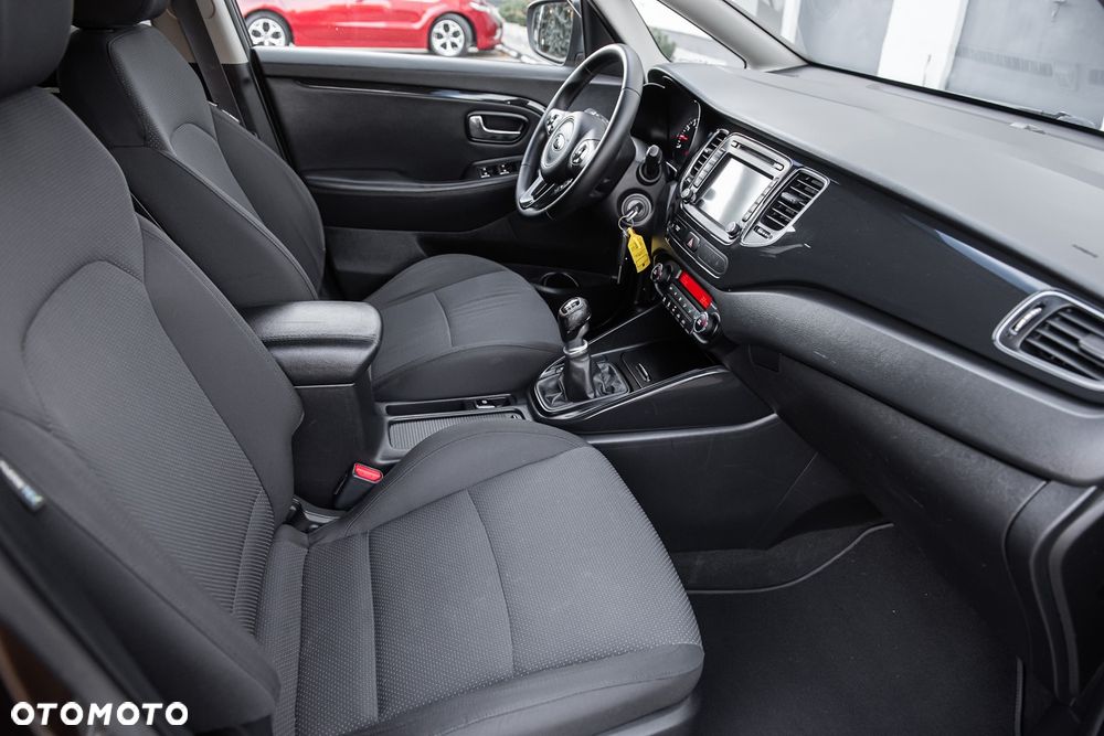 Kia Carens - 22