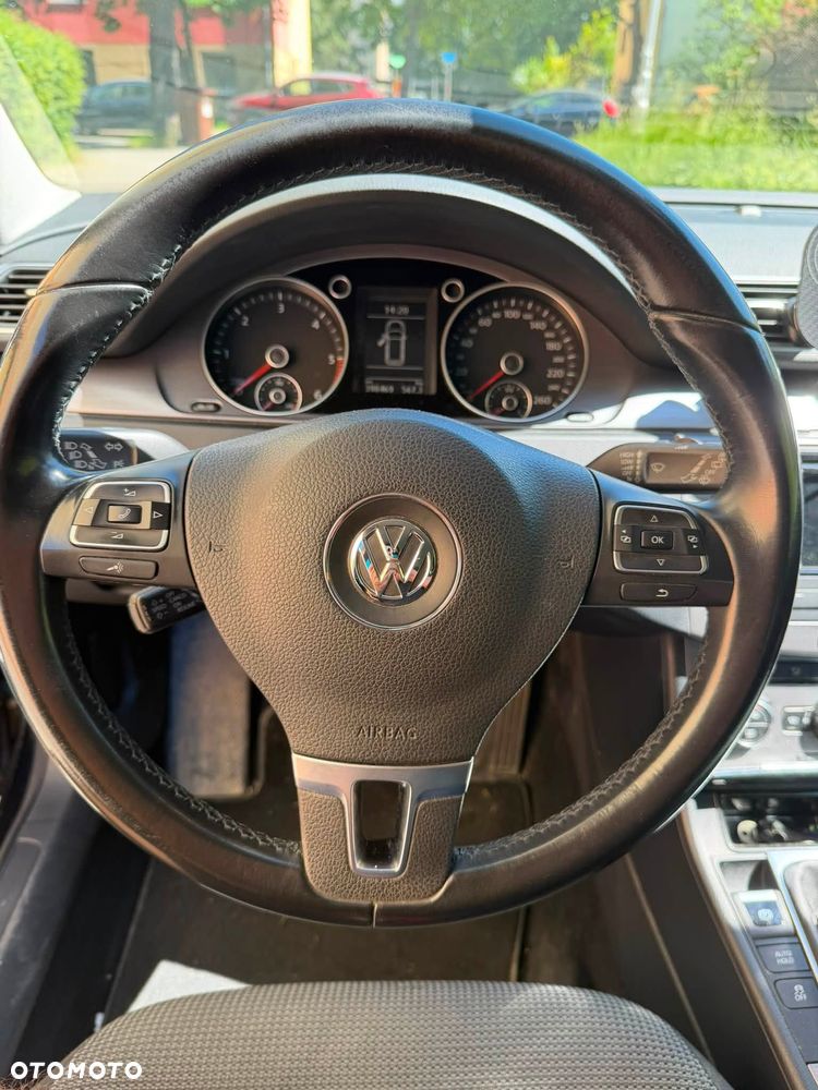 Volkswagen Passat - 3