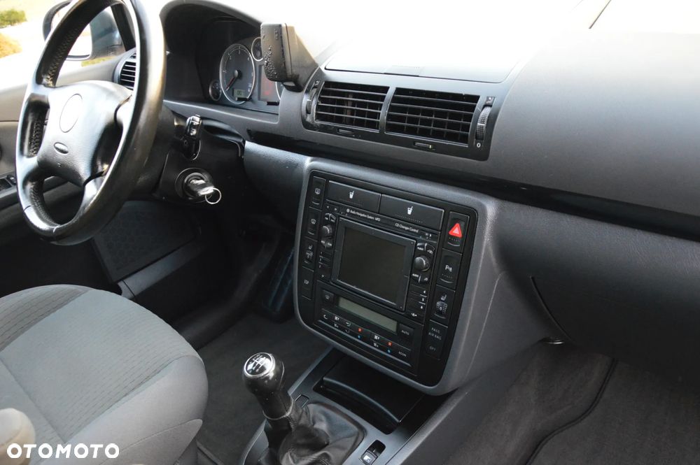 Volkswagen Sharan 1.9 TDI Family - 3