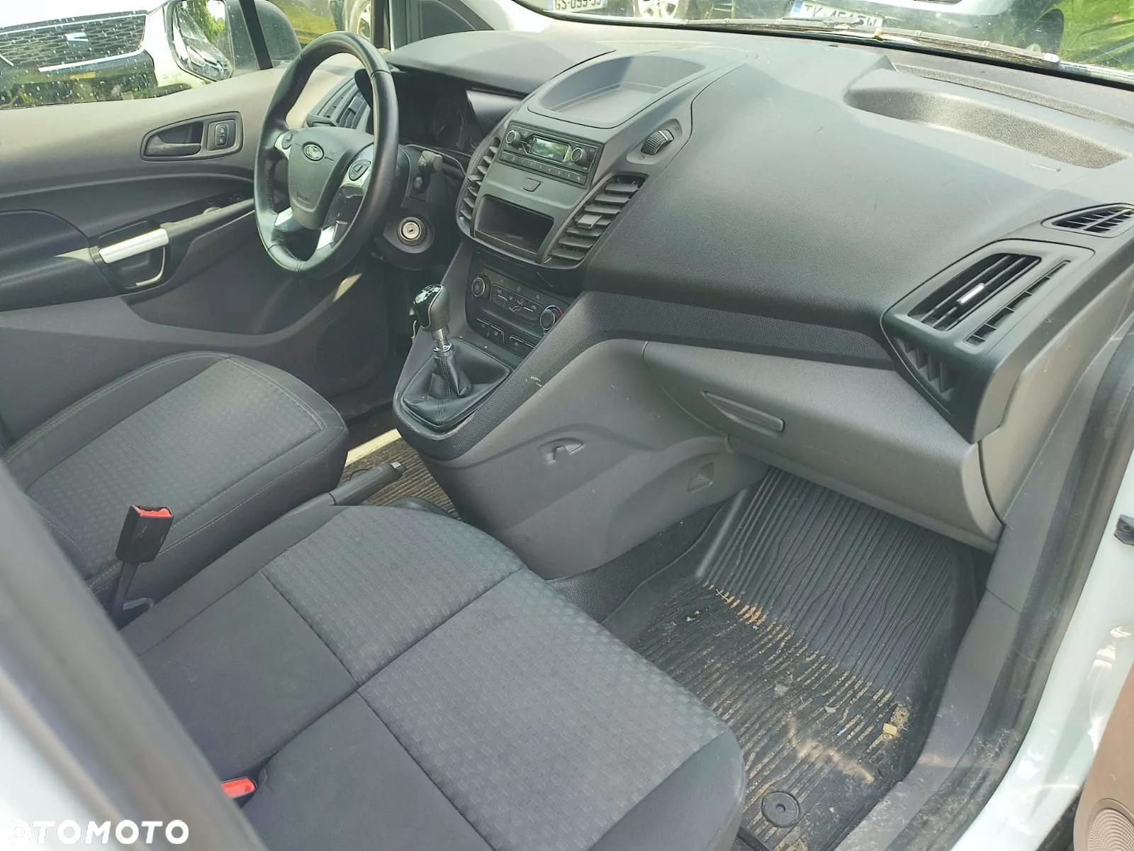 Ford CONNECT - 10
