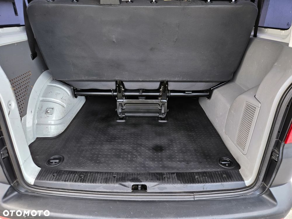 Volkswagen Transporter Caravelle Edition - 11