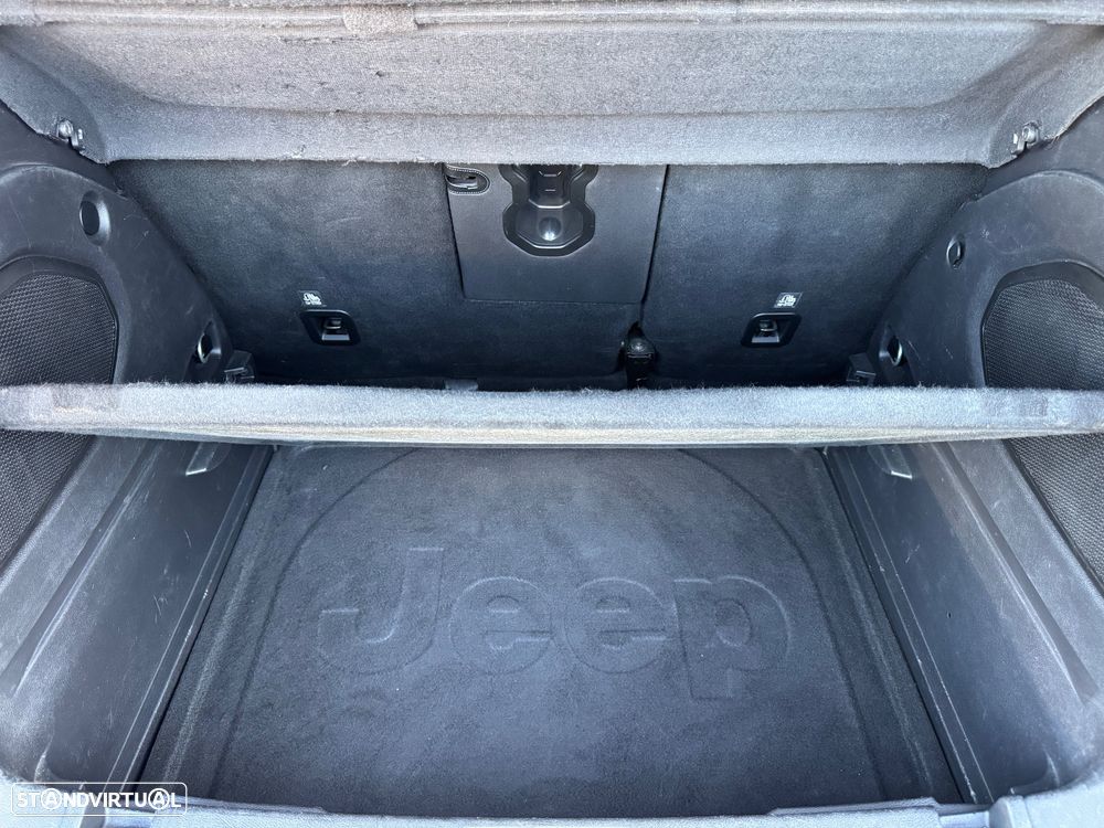 Jeep Renegade 1.6 MJD Limited - 27