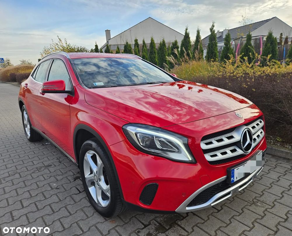 Mercedes-Benz GLA 200 7G-DCT - 5