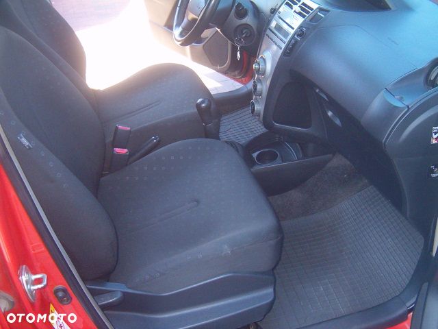 Toyota Yaris - 16