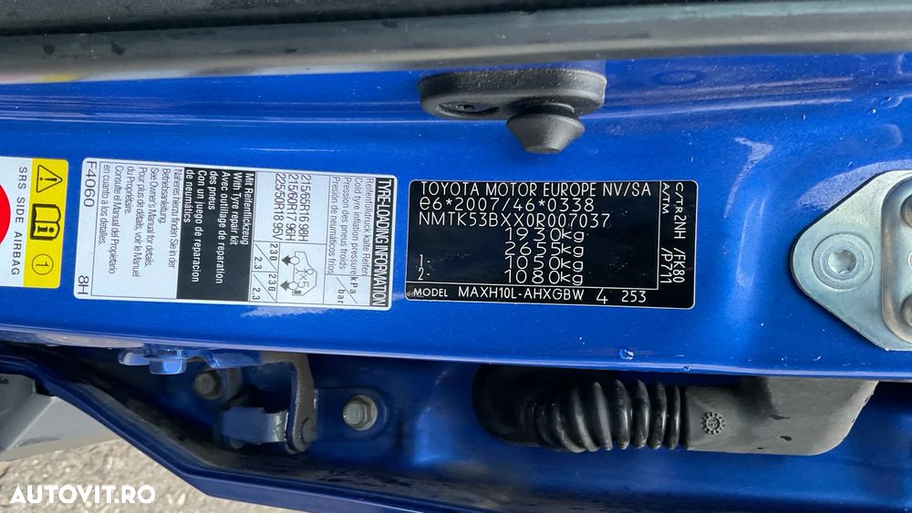 Toyota C-HR 2.0 HSD 184 CP 4x2 CVT C-ult Style bi-tone - 29