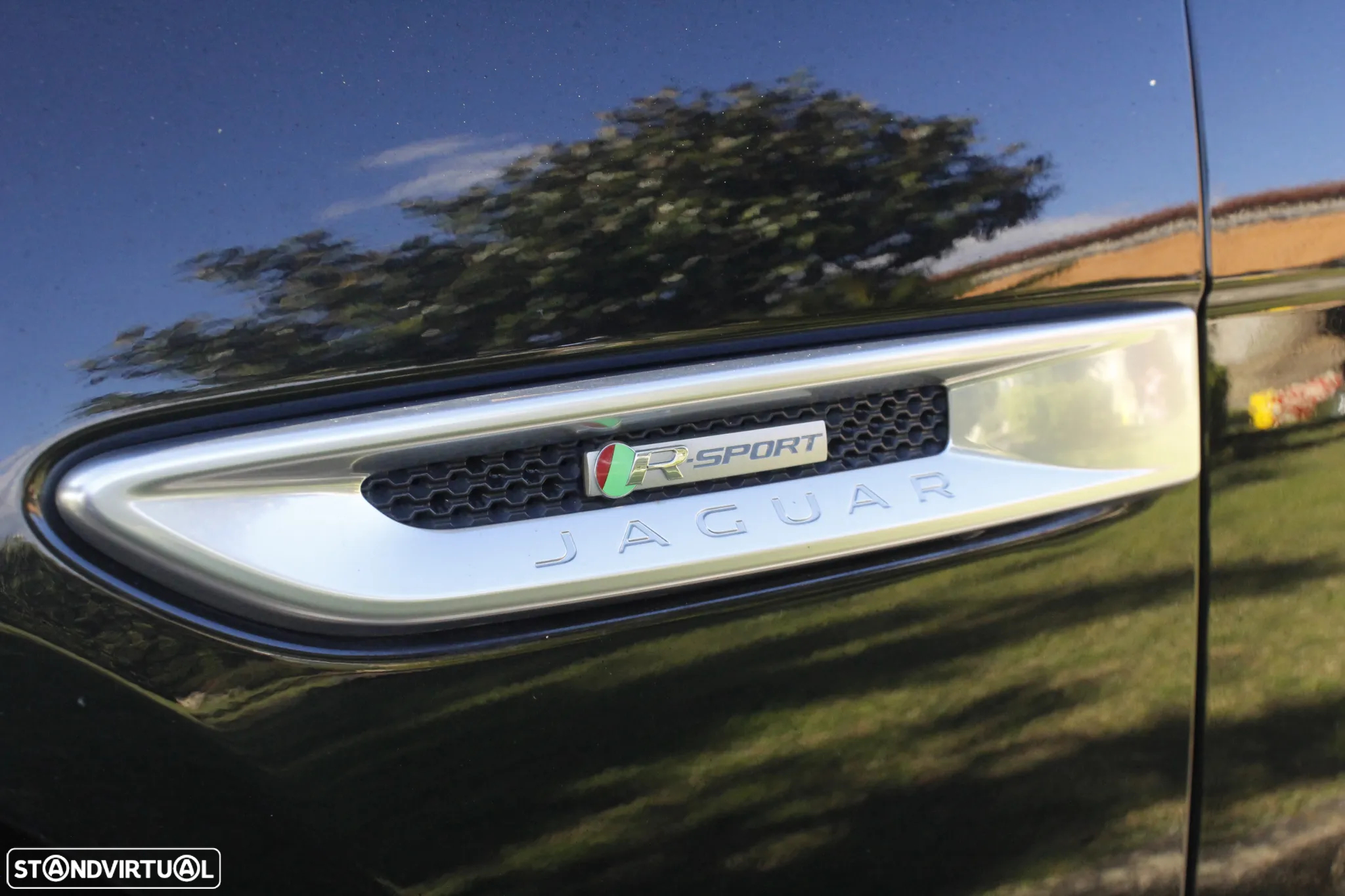 Jaguar XE 2.0 D R-Sport Aut. - 8