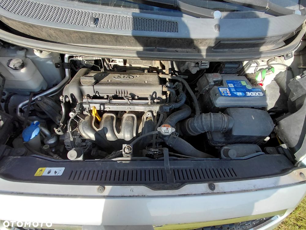 Kia Venga - 16