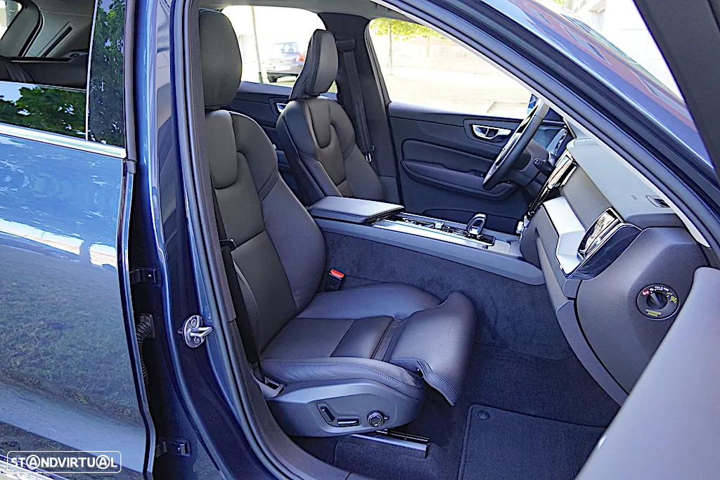 Volvo XC 60 2.0 T8 PHEV Plus Bright AWD - 25