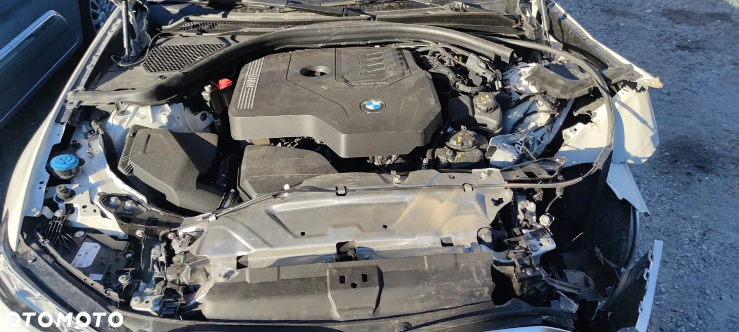 BMW Seria 3 330i xDrive sport - 15