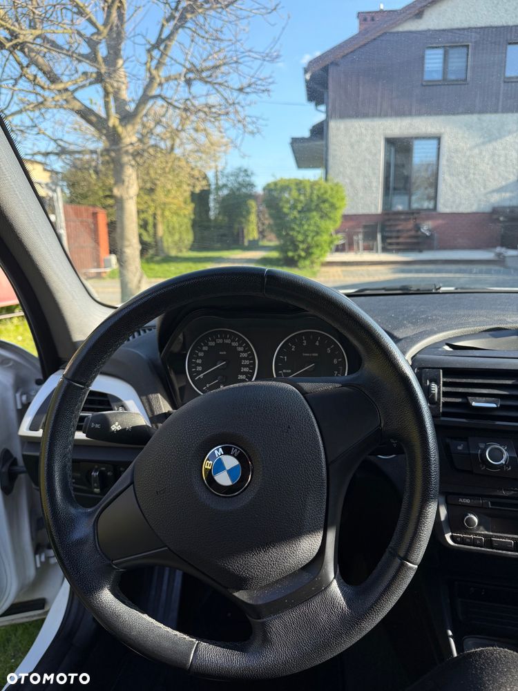 BMW Seria 1 114i - 11