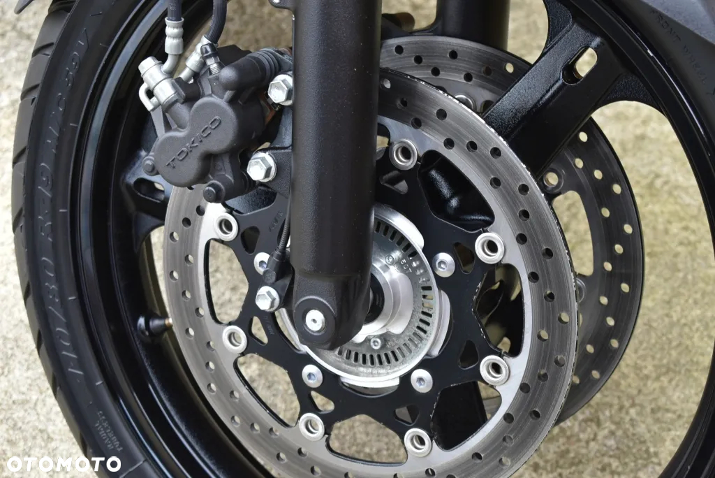 Suzuki V-STROM - 25