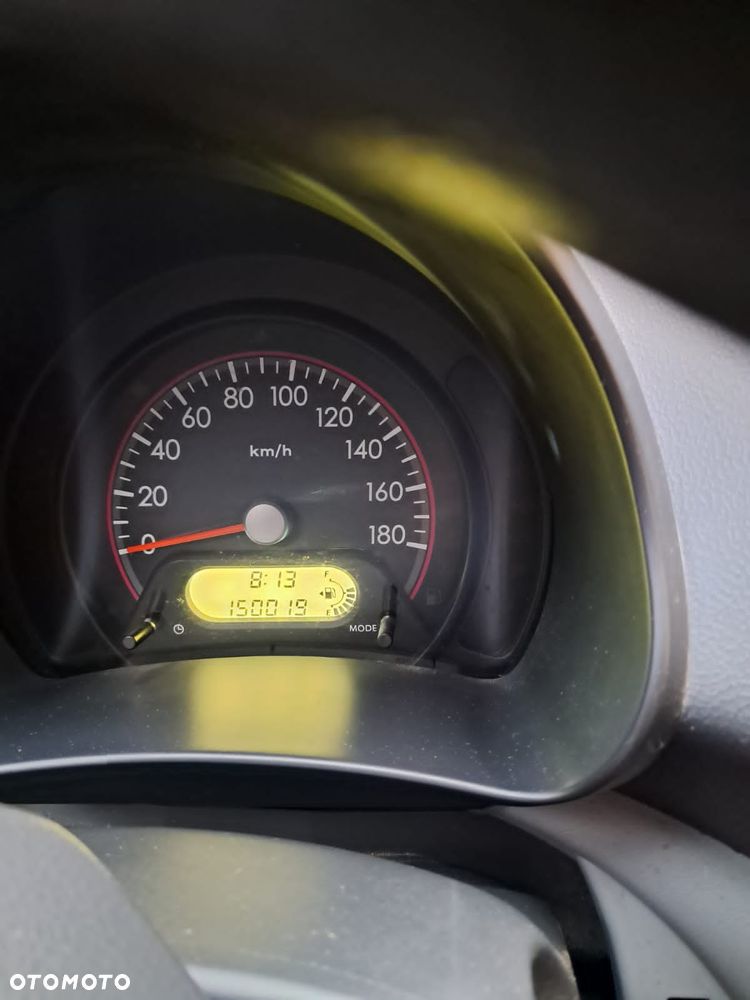 Nissan Pixo 1.0 Visia - 9