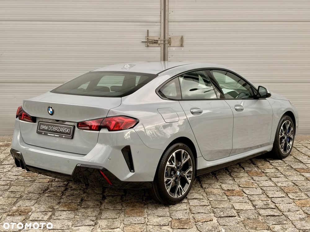 BMW Seria 2 220i mHEV - 4