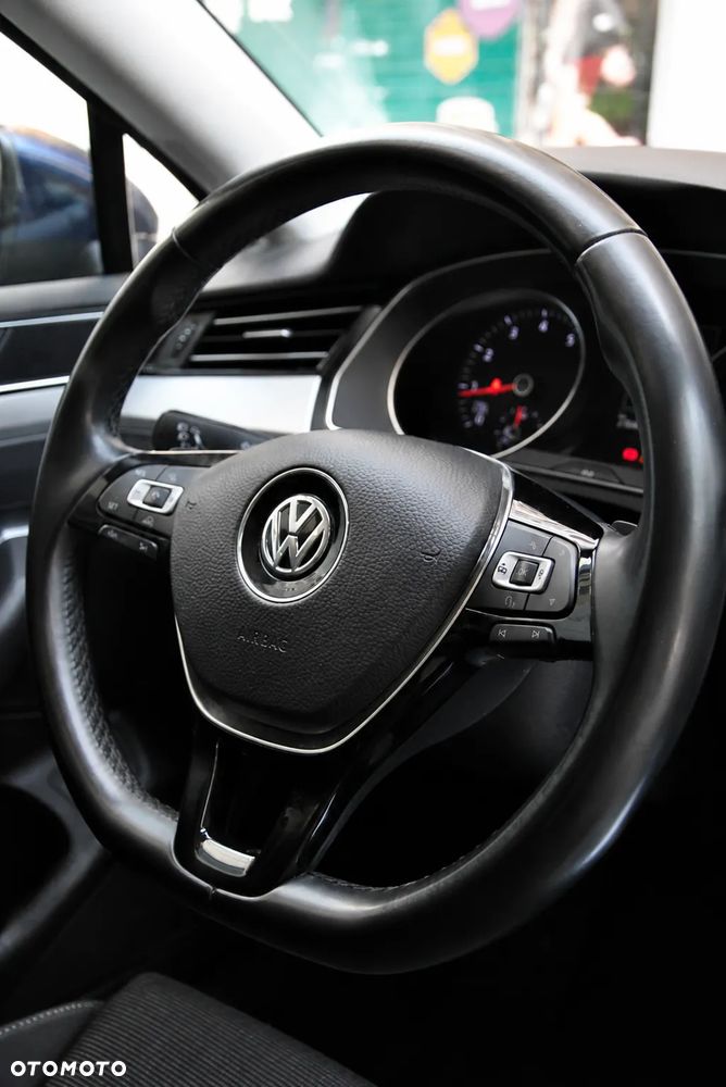 Volkswagen Passat 1.8 TSI BMT Comfortline DSG - 24