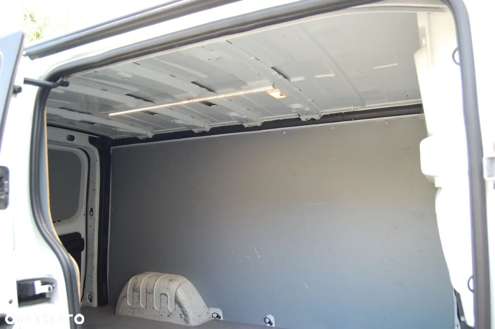 Renault Trafic Vivaro NV300 - 14