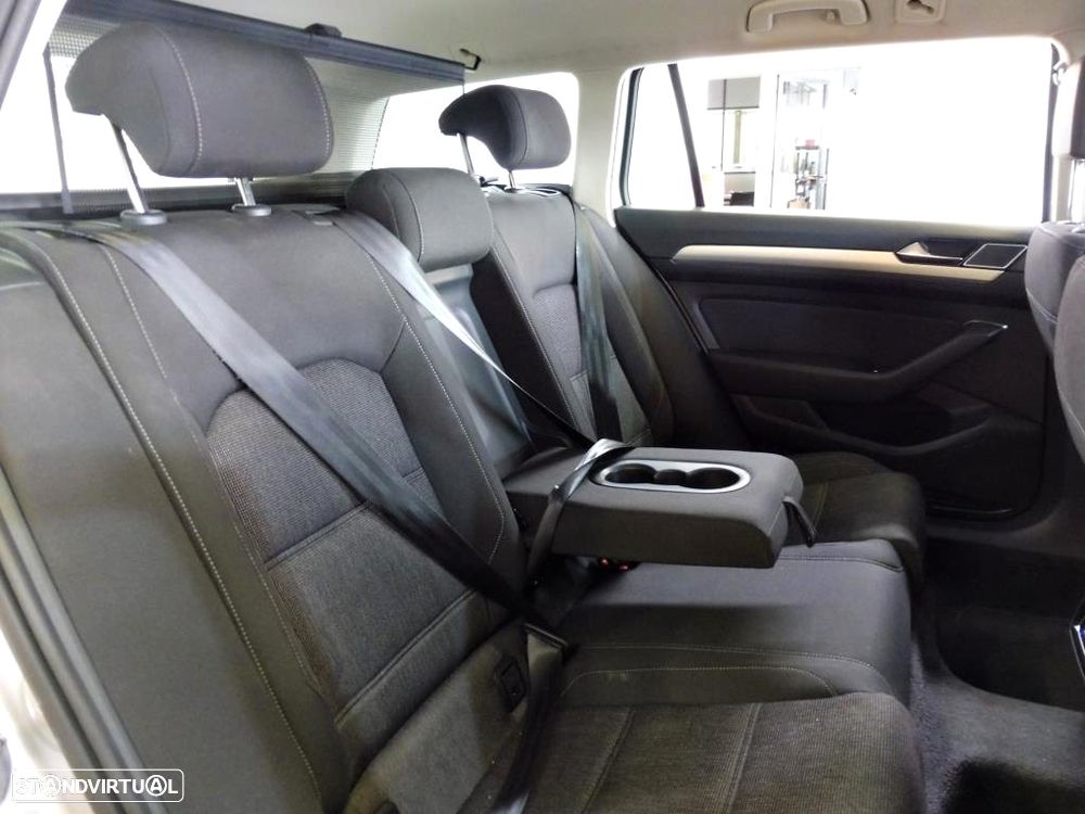 VW Passat Variant 1.6 TDI Confortline - 10