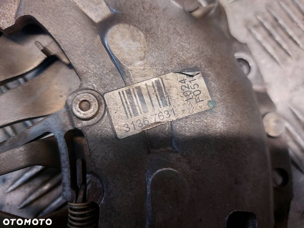 KOŁO DWUMASOWE + TARCZA + DOCISK VOLVO XC60 I 2.4 D5 31401174 31258380 - 2