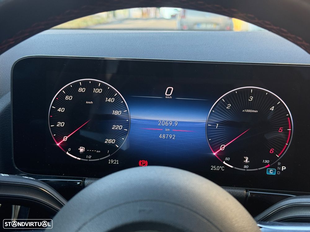 Mercedes-Benz GLA 180 d AMG Line - 8