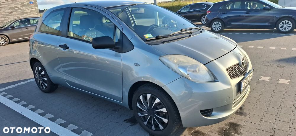 Toyota Yaris - 12