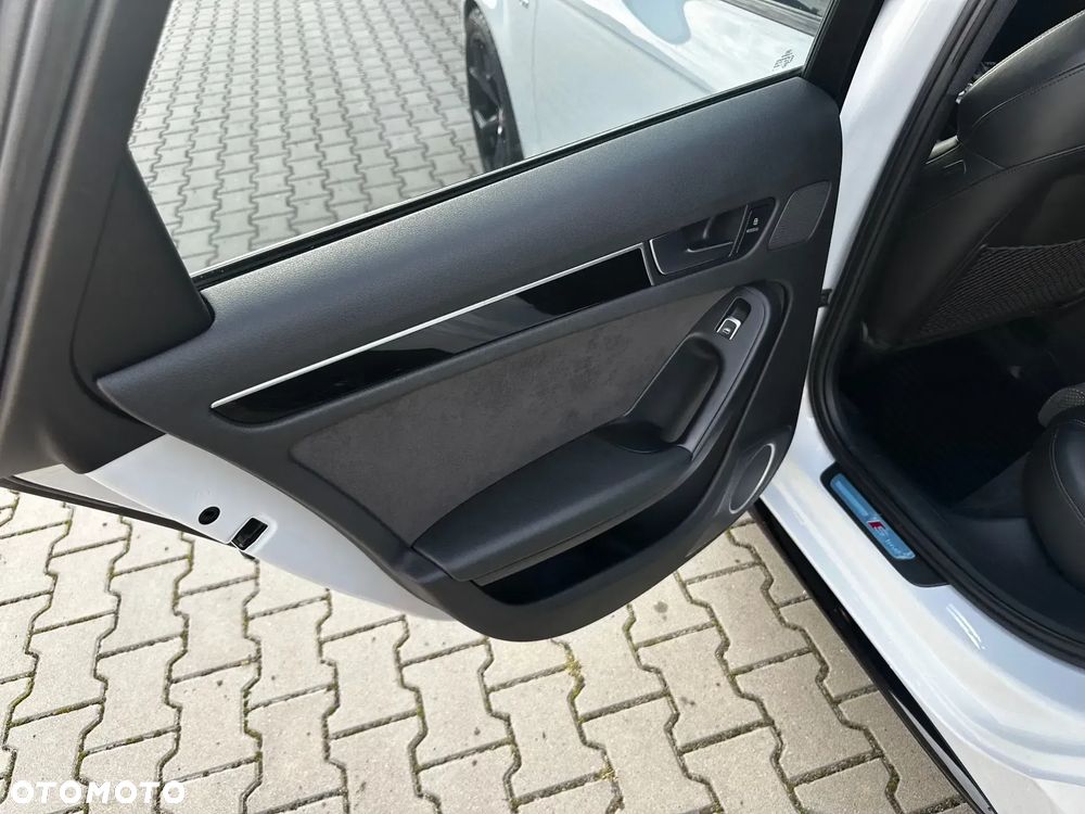 Audi A4 Limousine - 26